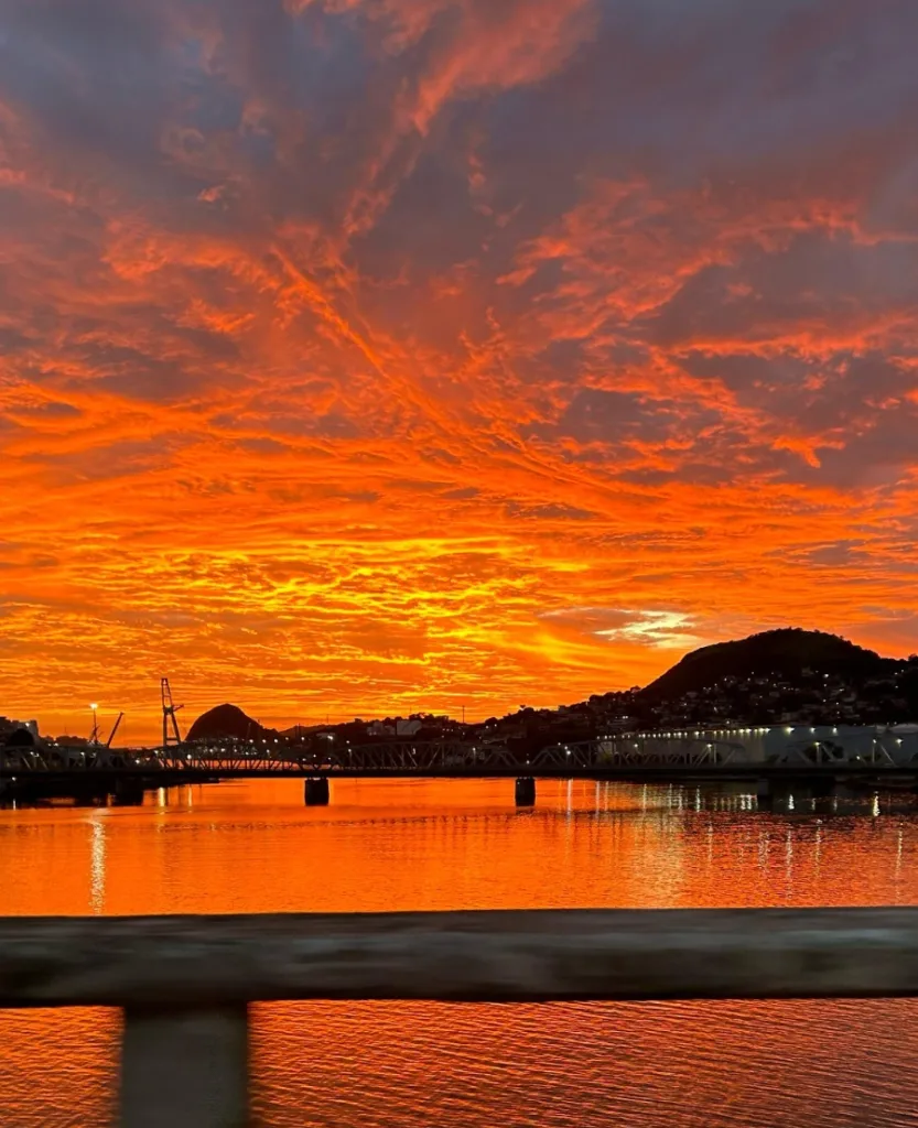 amanhecer alaranjado
