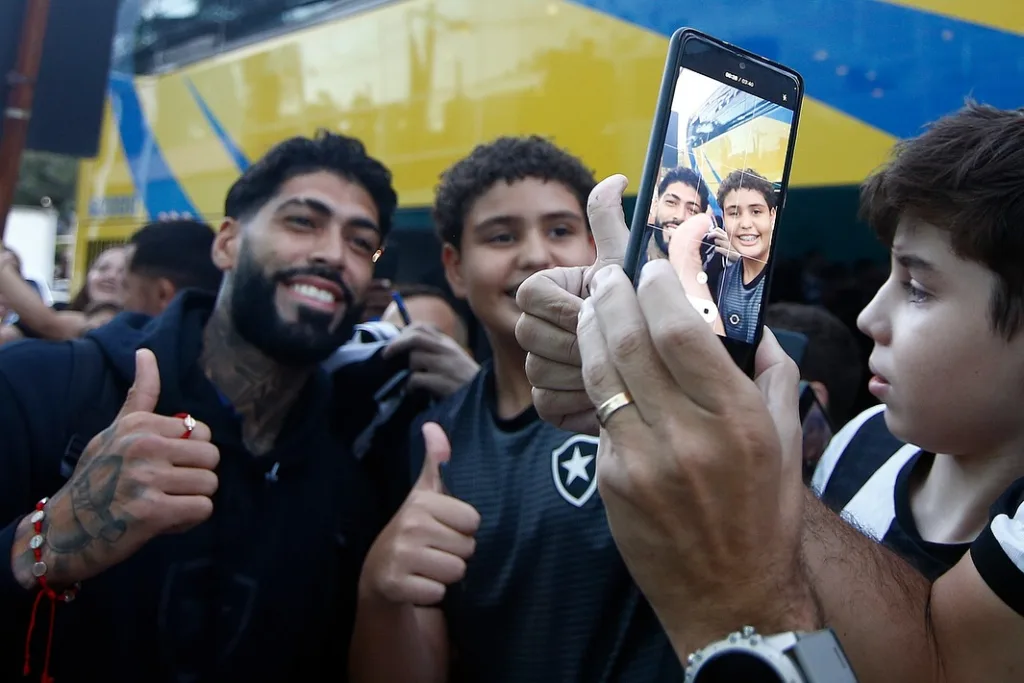 Chegada do Botafogo ao ES para jogo no Kleber Andrade