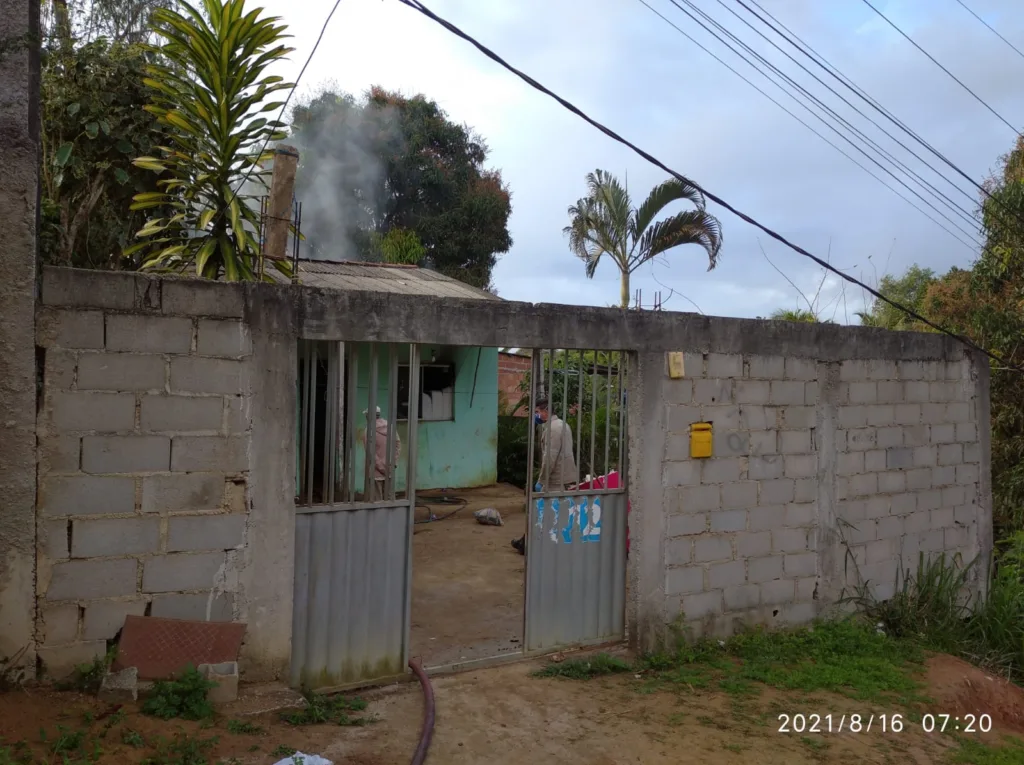 Incendio casa serra