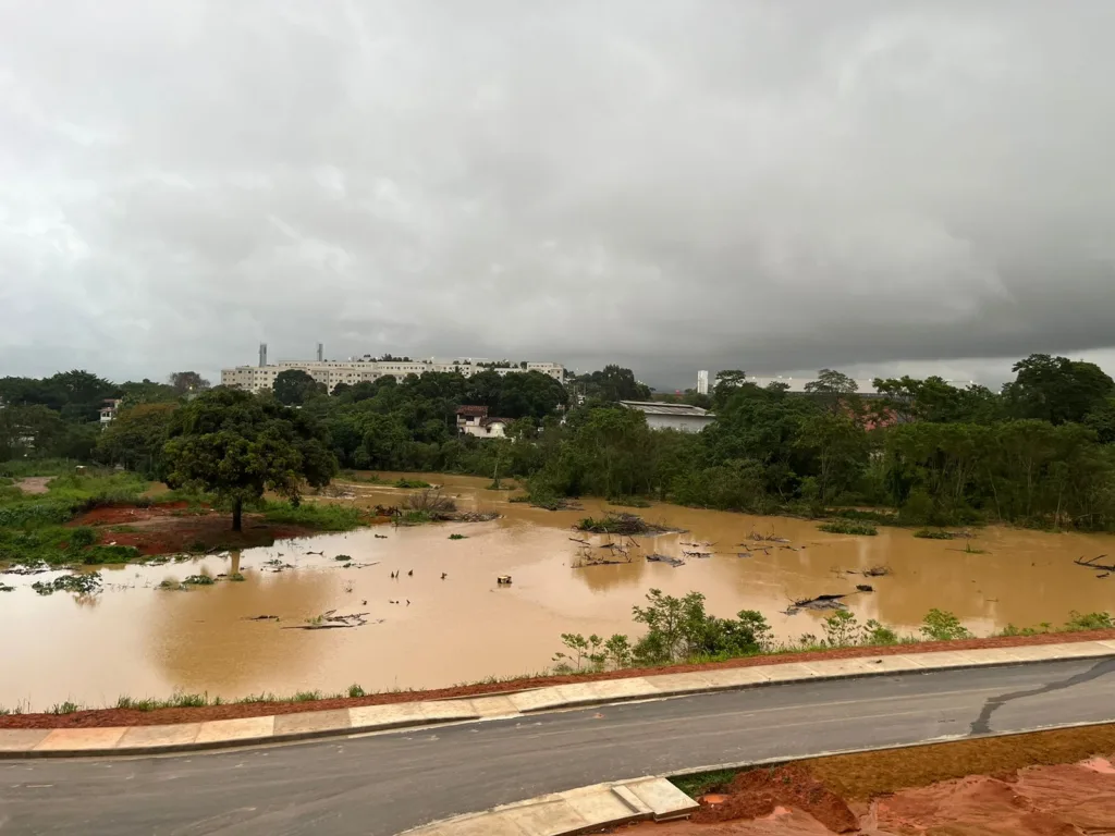 Pontos de alagamentos em Viana