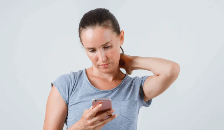 Pescoço de texto dor no pescoço celular