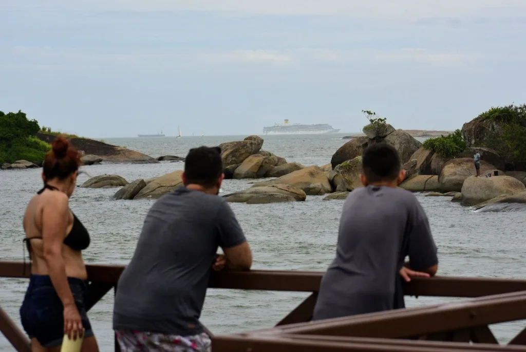 Cruzeiro de passagem pelo Espírito Santo