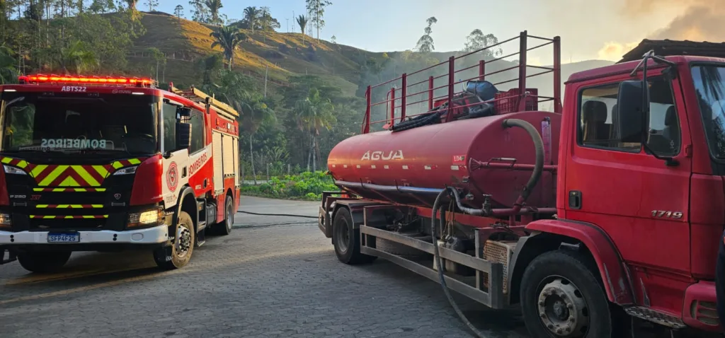 Incêndio atinge fábrica de bolos da Dona Deja, em Marechal Floriano