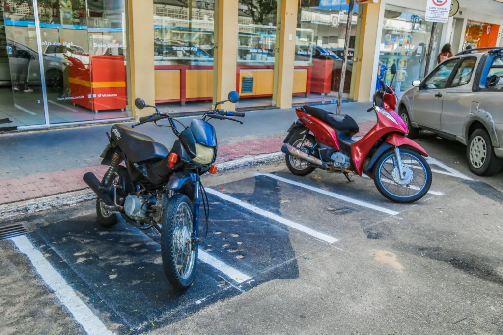 Prefeitura inicia pintura de 2 mil vagas que farão parte do estacionamento rotativo em Linhares