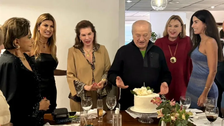 Almoço de homenagem oferecido por um grupo de mulheres super bacanas