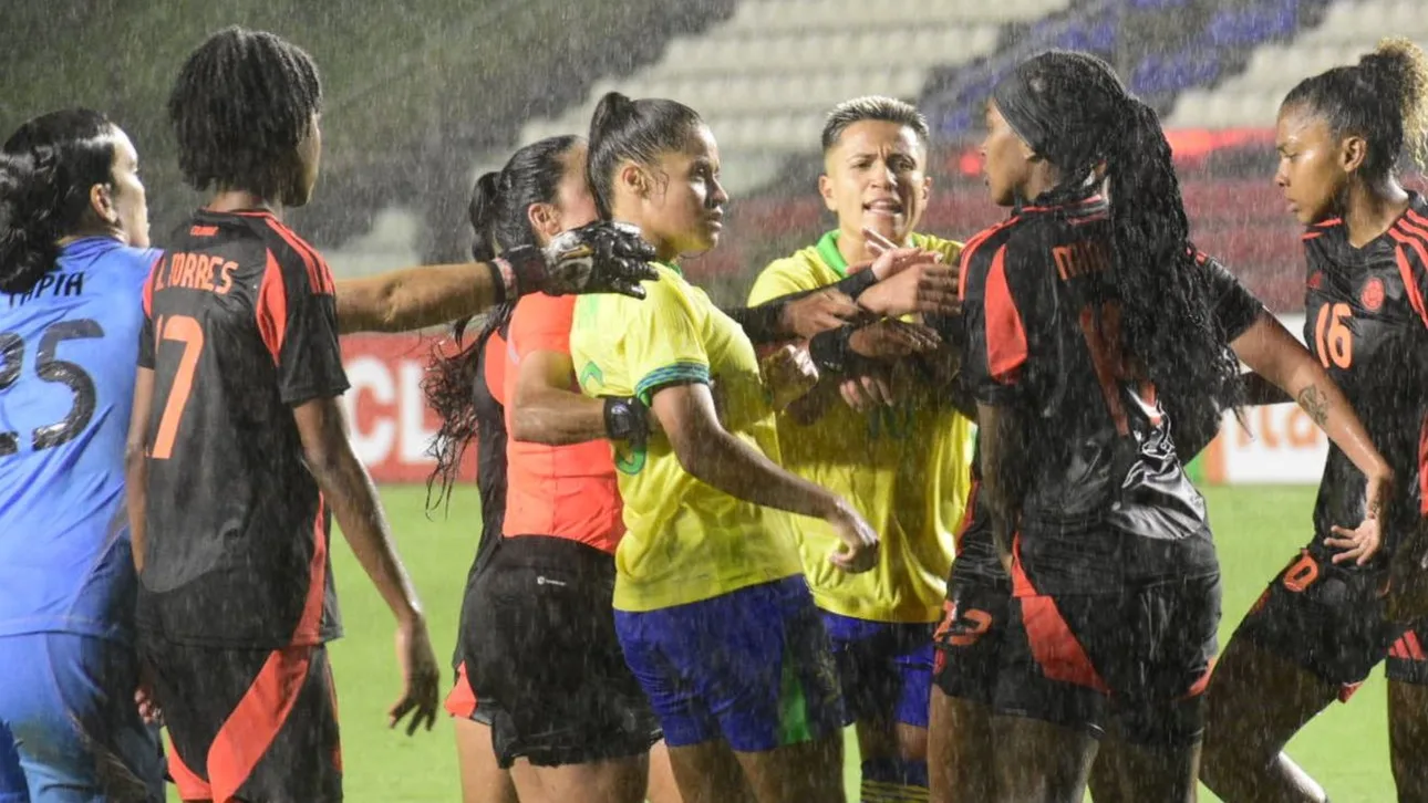 Amistoso Brasil x Colômbia, estádio Kleber Andrade. Tarciane