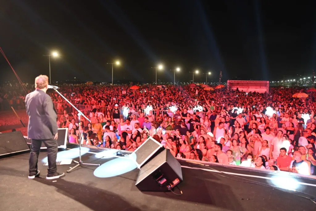 Amado Batista show Ano Novo Praia de Camburi Vitória