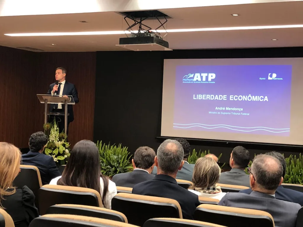 O ministro André Mendonça destacou o papel da iniciativa privada no desenvolvimento de infraestrutura . Crédito: Edu Kopernick