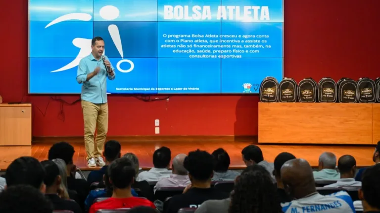 Entrega dos kits do Bolsa Atleta da Prefeitura de Vitória