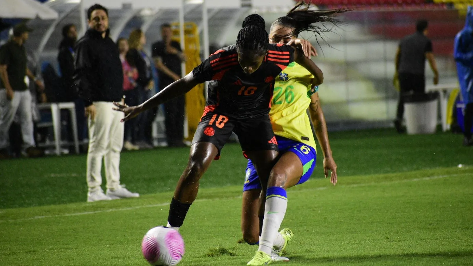 Amistoso Brasil x Colômbia, estádio Kleber Andrade. Tarciane
