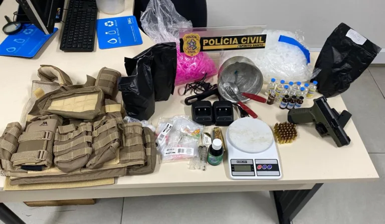 Suspeito foi preso com arma, munições e drogas, incluindo fentanil. Foto: Divulgação/ Sesp