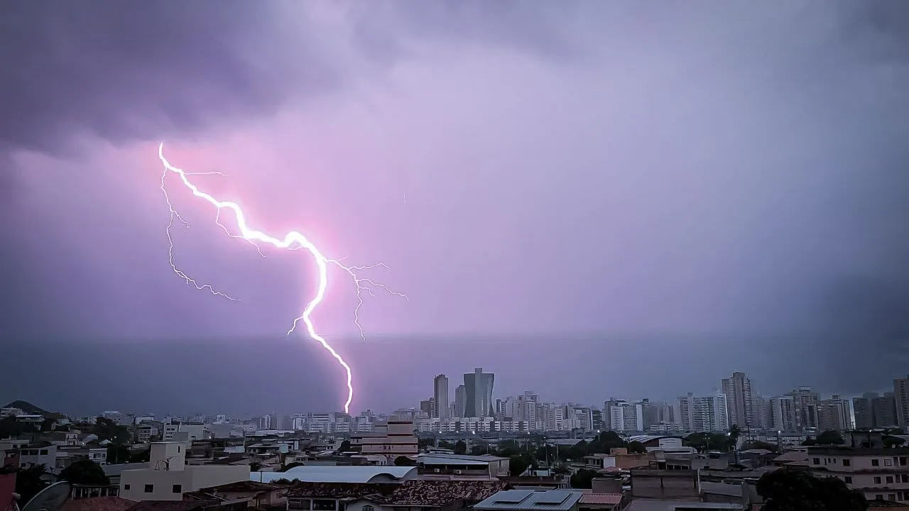 Raios no céu do Espírito Santo