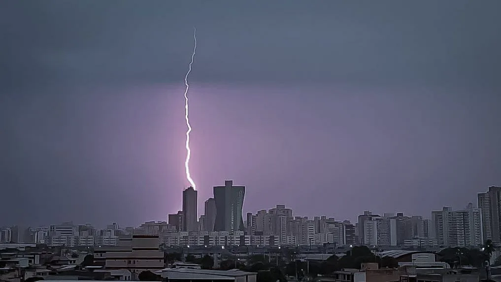 Raios no céu do Espírito Santo