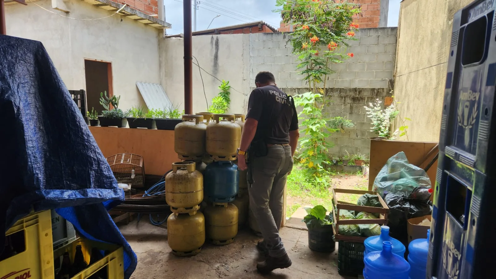 Apreensão botijas de gás
