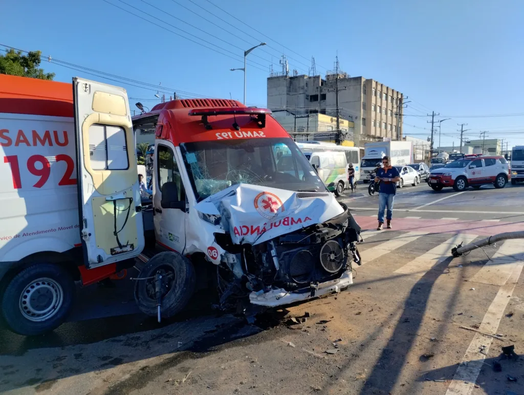 Acidente ambulância Samu