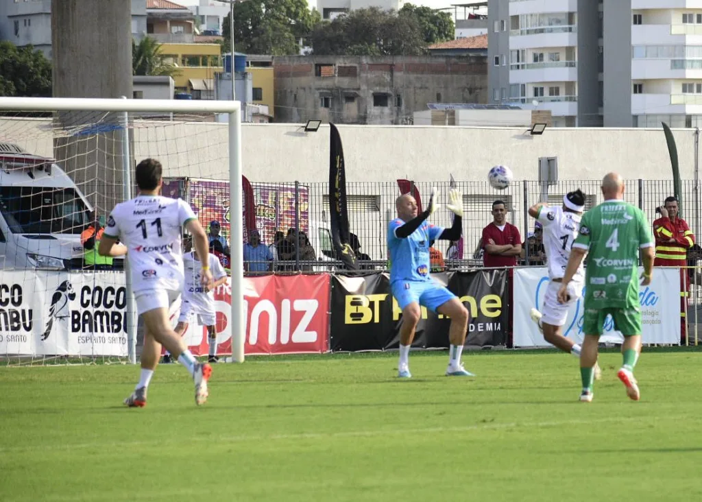 Jogo do Ronaldinho no Kleber Andrade, em Cariacica