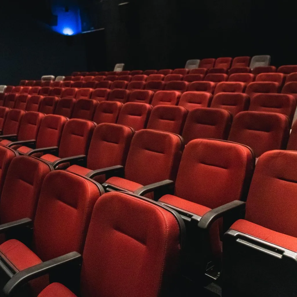 Cinemetrópolis reabre com melhorias