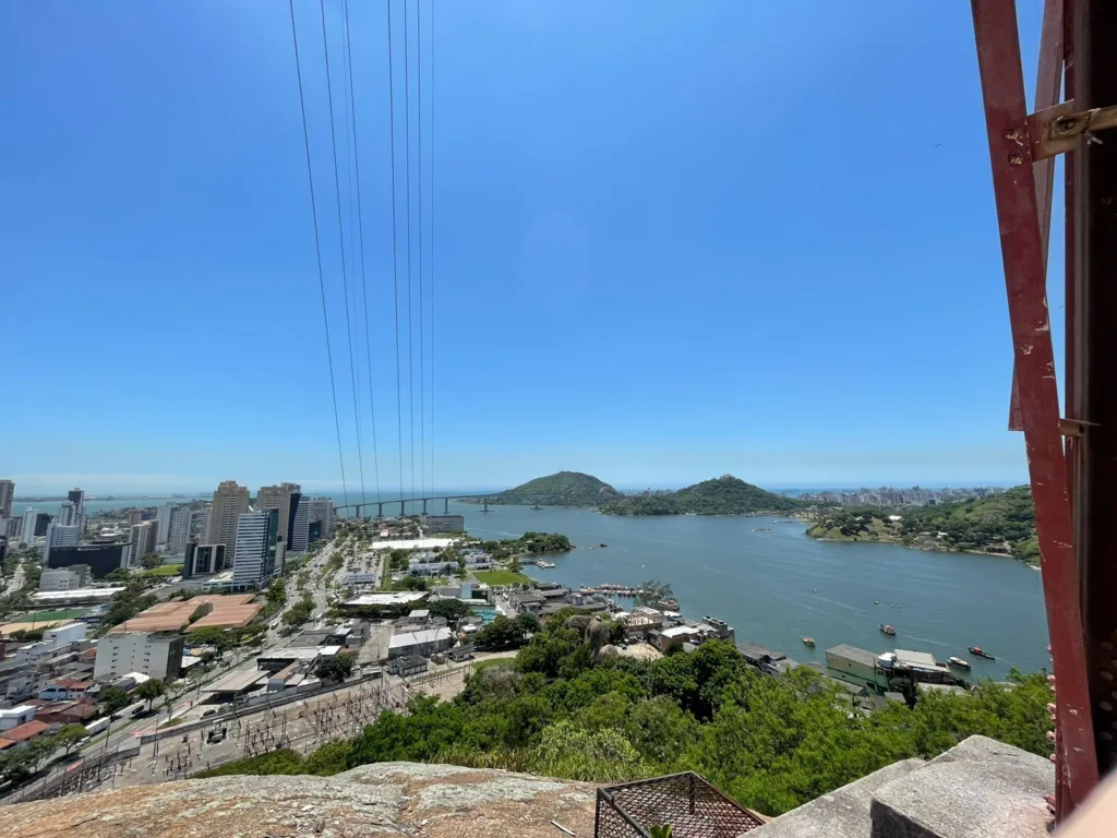 Vista de cima do morro de Jesus de Nazareth, em Vitória