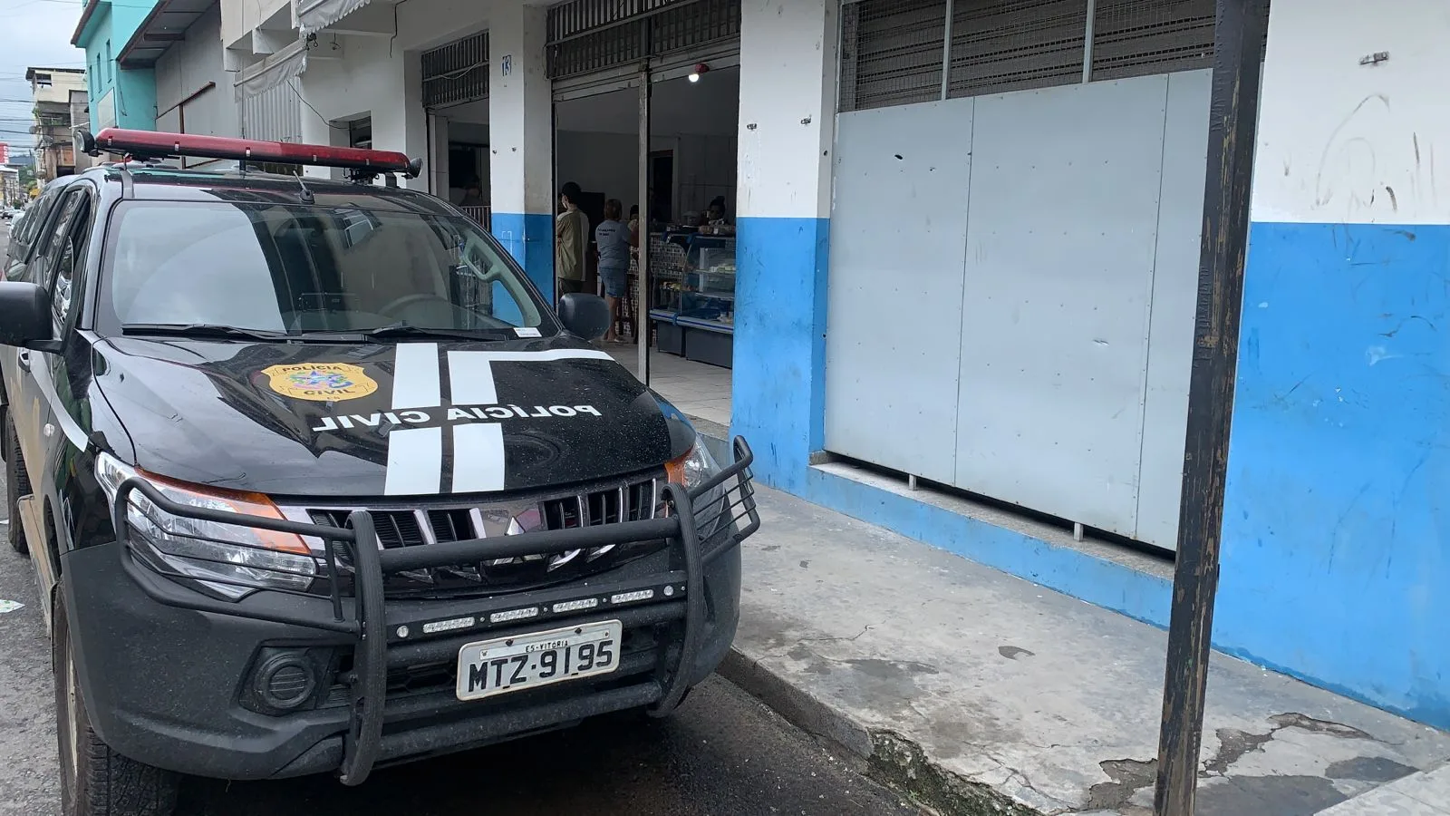 Suspeitos atiram e matam dois - Vila Velha - Boa vista