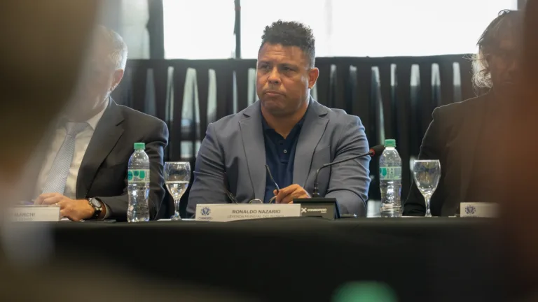 Reunião na Conmebol. Ronaldo Fenômeno