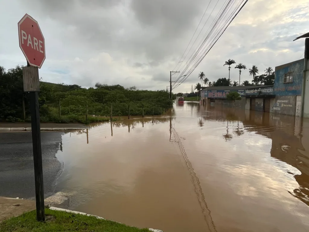 Campo alagado em Cariacica