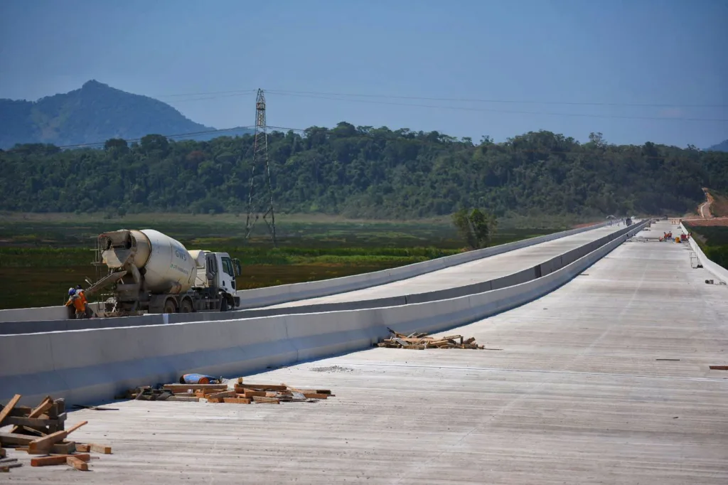 Obras no contorno do Mestre Álvaro