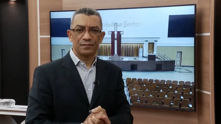 Igreja Universal realiza reunião especial em homenagem ao Dia das Mães