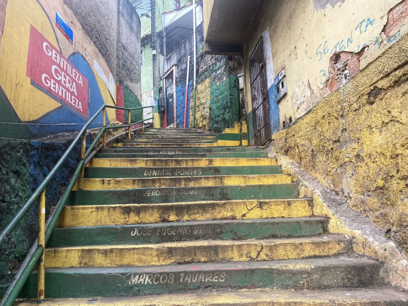 Escadaria da fama - Sr.Gentileza obras