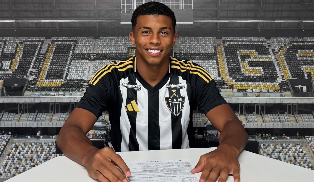 Capixaba Pedro Xavier, 16 anos, assina primeiro contrato profissional com o Atlético-MG