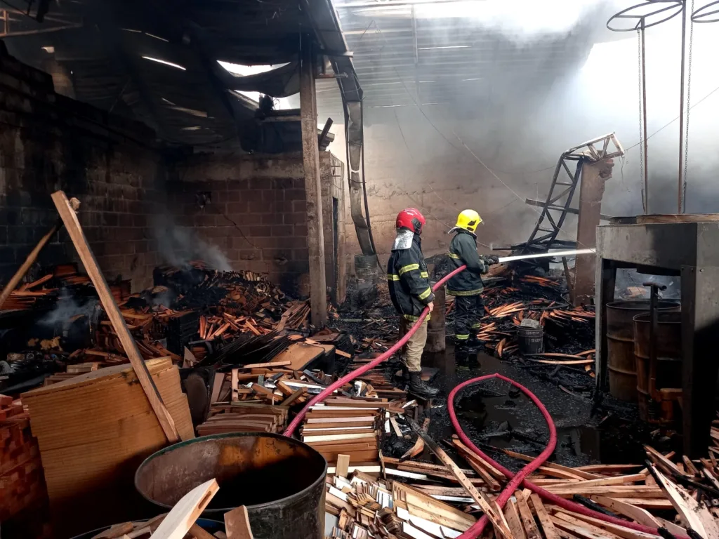 incendio fabrica colatina