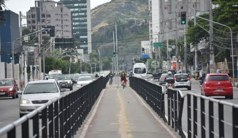 Avenida Leitão da Silva em Vitória