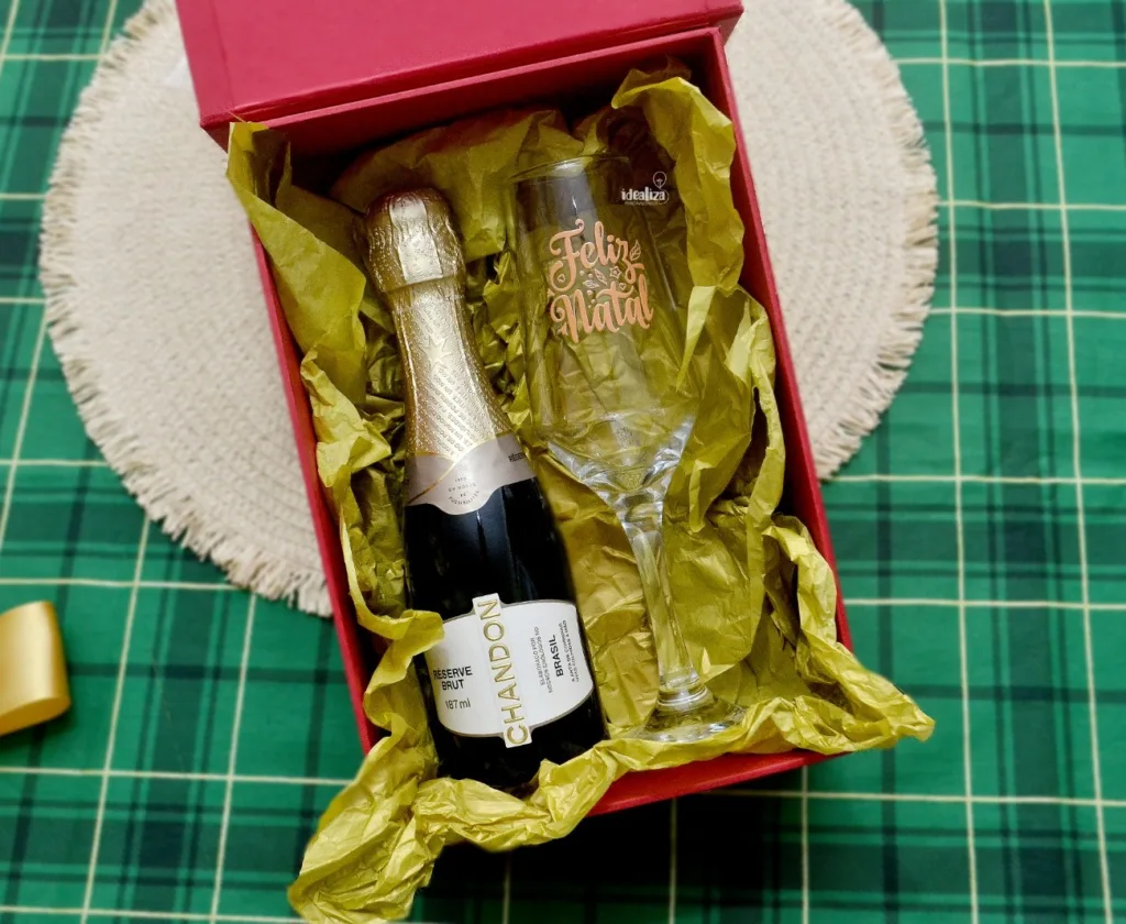 Taça e champanhe