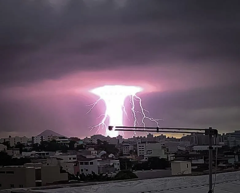 Raios no céu do Espírito Santo