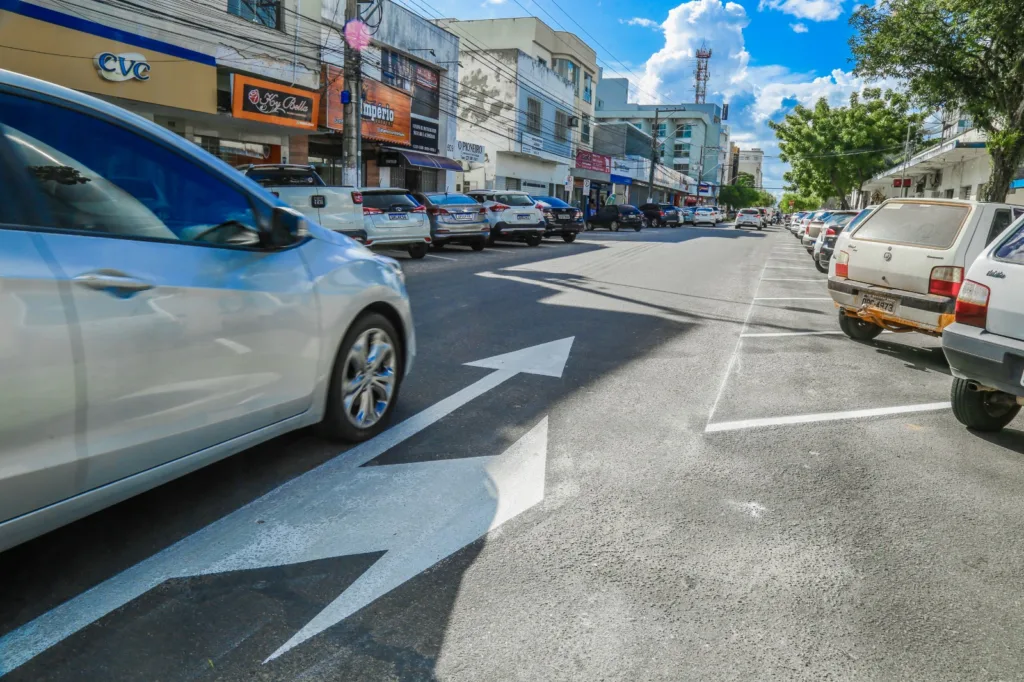 Prefeitura inicia pintura de 2 mil vagas que farão parte do estacionamento rotativo em Linhares