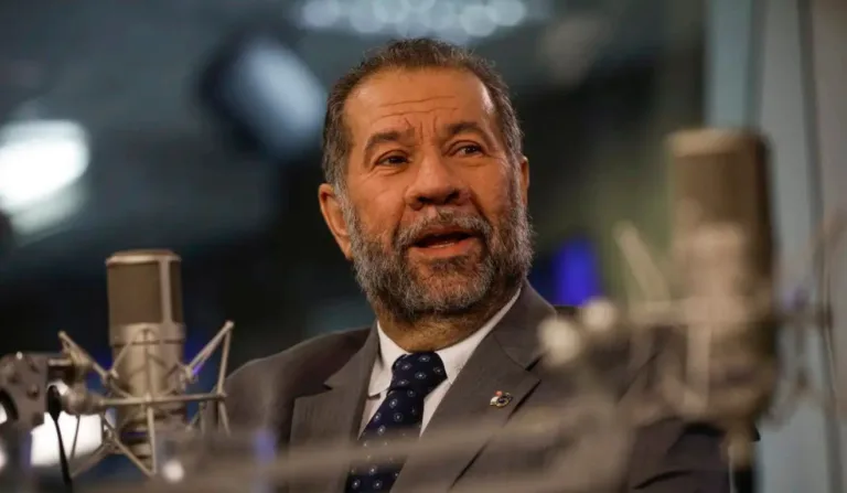 Ministro é o 11º afastado

Lula Marques/Agência Brasil