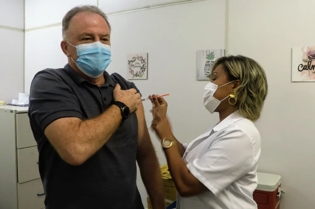 Casagrande dose reforço covid-19