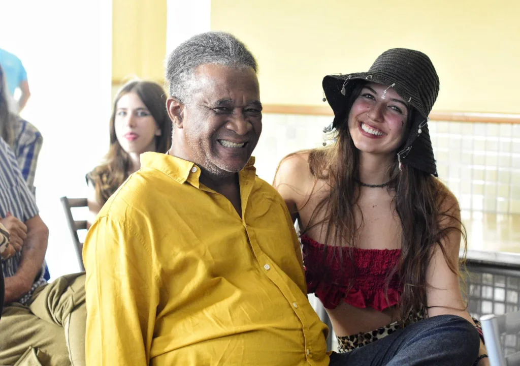 Desfile de moda com idosos na Faesa