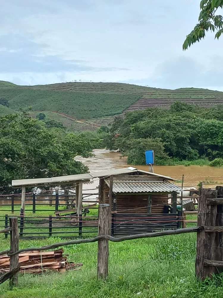 Rio em Guaçui