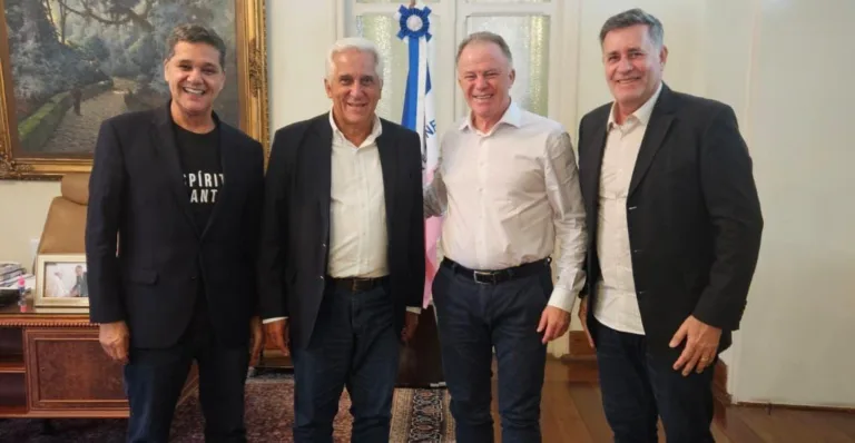 Ricardo, Comte, Casagrande e Luciano em encontro no Palácio Anchieta (foto: divulgação)