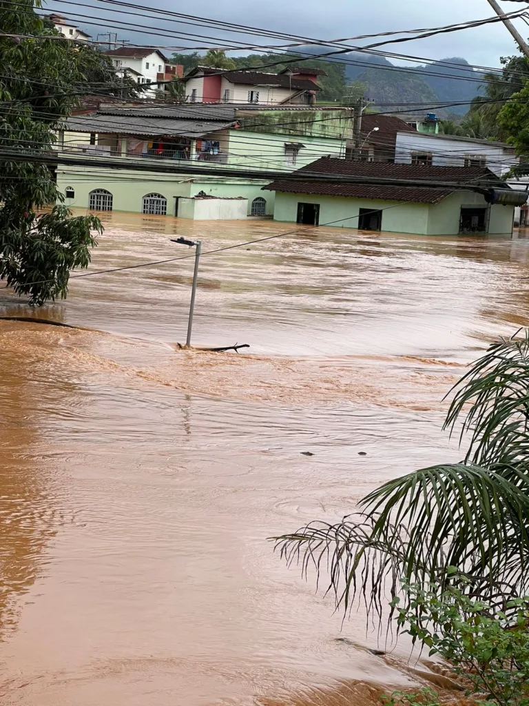 Pontos de alagamentos em Fundão