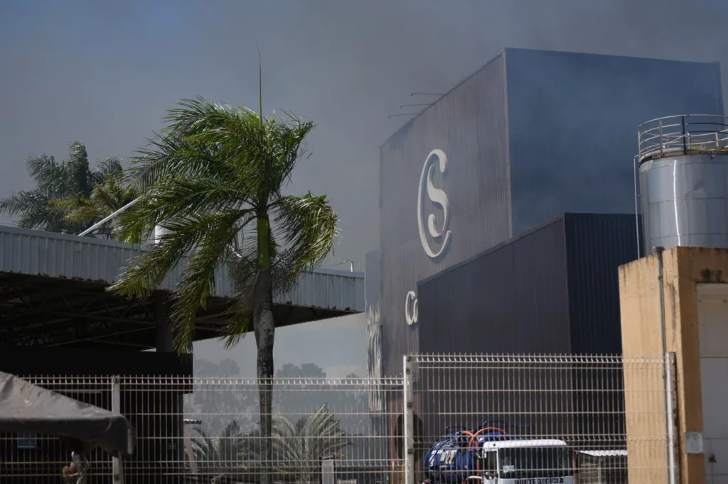 Incendio fábrica Cacau Show Linhares ES