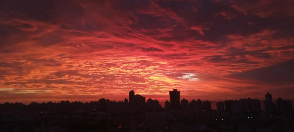 foto ceu alaranjado