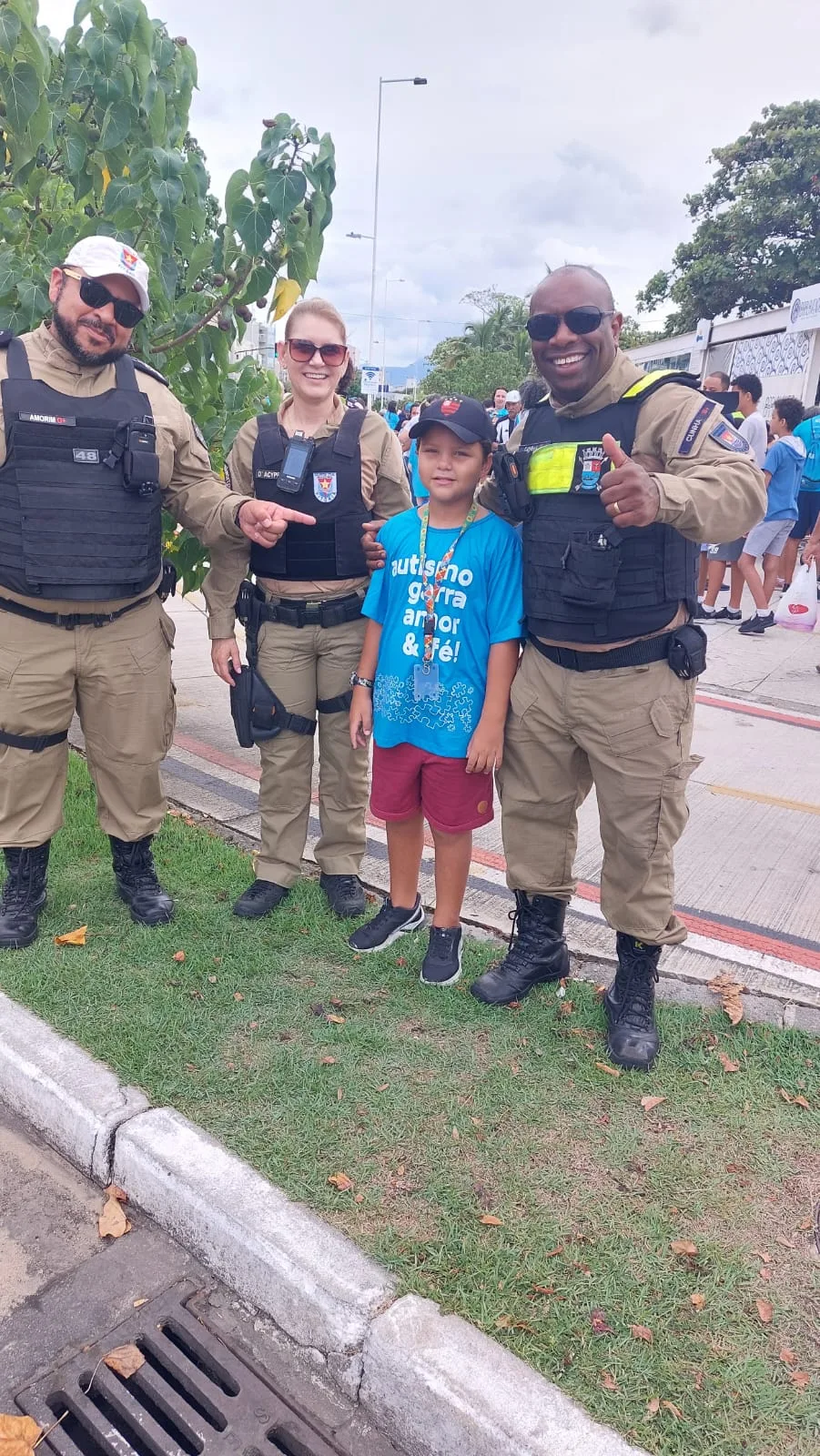 Caminhada dos Autistas reúne multidão em Camburi