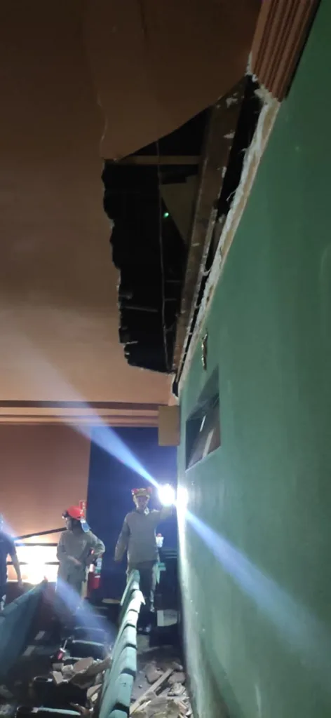 Teto Cinema desaba