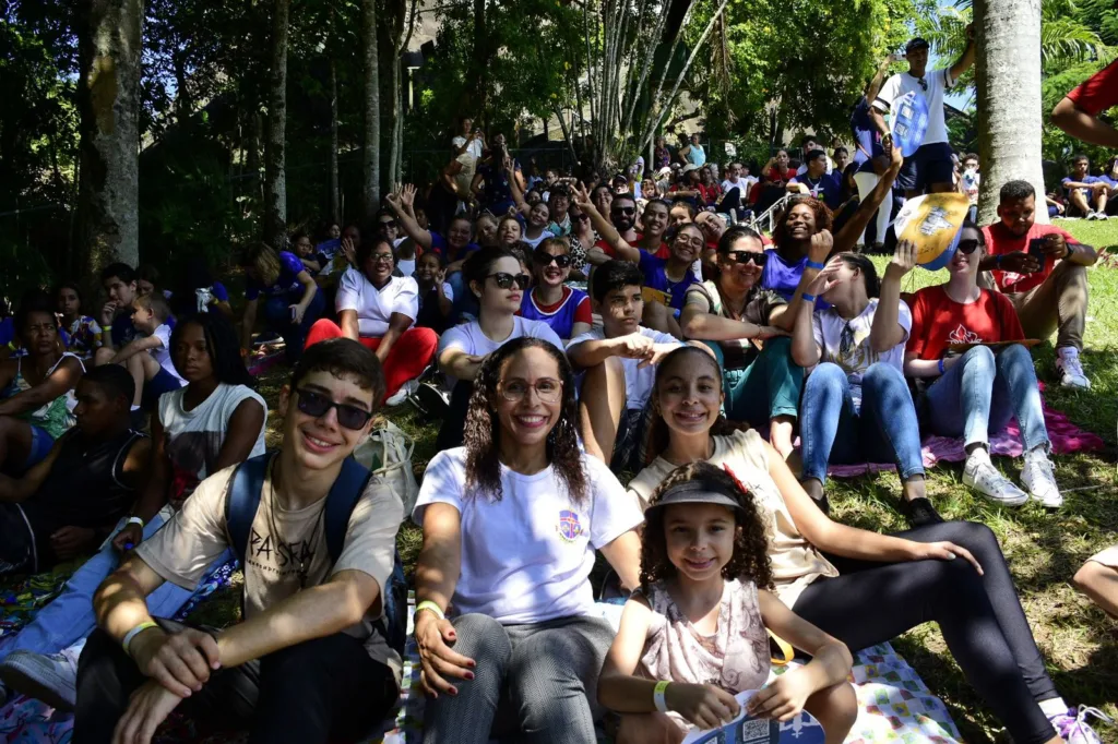 ROMARIA DOS ADOLESCENTES