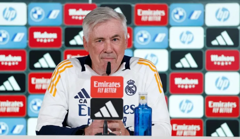 Carlo Ancelotti em entrevista coletiva pelo Real Madrid