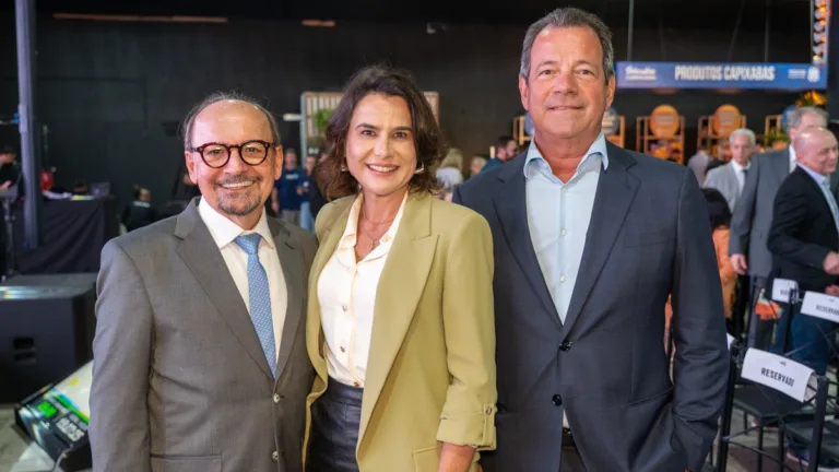 Tarde de homenagens na grande semana do comércio