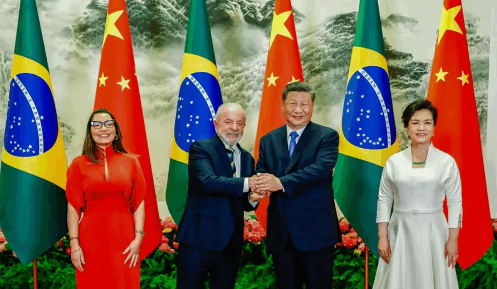 Janja e Lula, o presidente chinês Xi Jinping e a primeira-dama Peng Liyuan