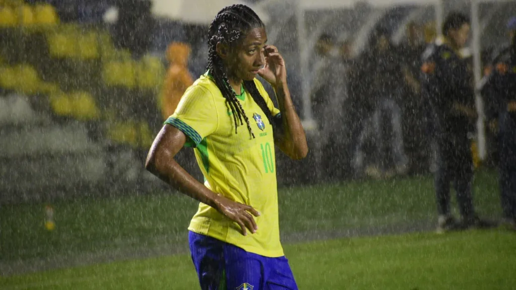Amistoso Brasil x Colômbia, estádio Kleber Andrade. Tarciane