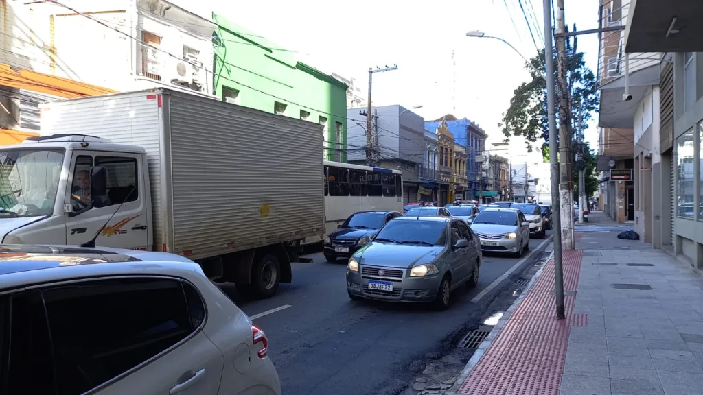Trânsito intenso no Centro de Vitória
